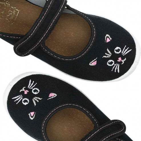kapcie buty do przedszkola domowe trampki czarne z kotkiem raweks Dorotka D44