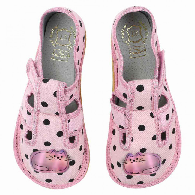 kapcie-buty-dziewczece-barefoot-rozowe-w-groszki-z-kotkiem-Raweks-Zuzia-Z22