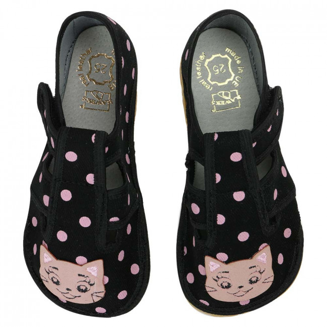 kapcie-do-przedszkola-barefoot-miekkie-lekkie-czarne-w-groszki-z-kotkiem-kicia-raweks-zuzia-z47 2